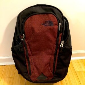 The North Face Women’s Vault backpack (burgundy/black)